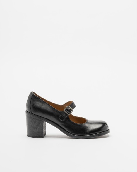 Moma Shoes