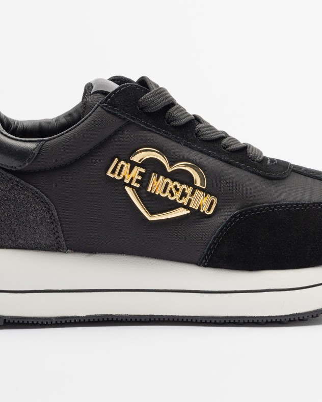 Sneakers Love Moschino