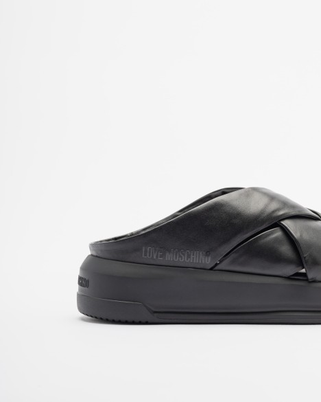 Chinelos de plataforma Love Moschino