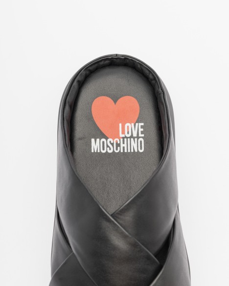Chinelos de plataforma Love Moschino