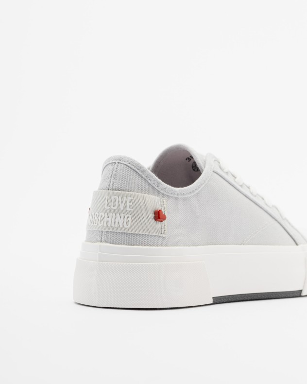 Sneakers Love Moschino