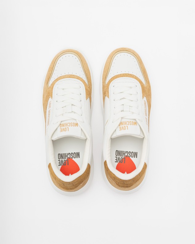 Sneakers Love Moschino