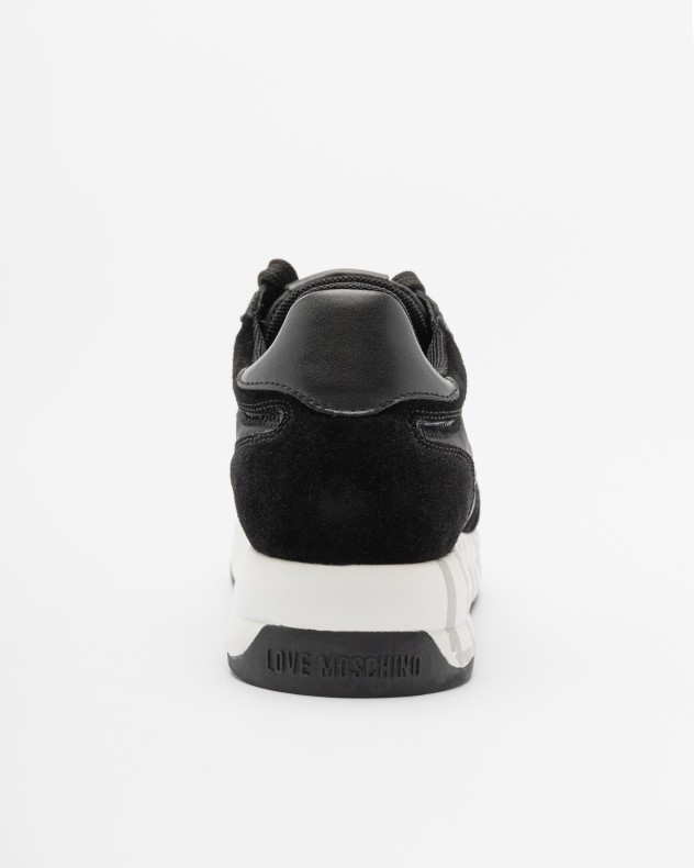 Sneakers Love Moschino