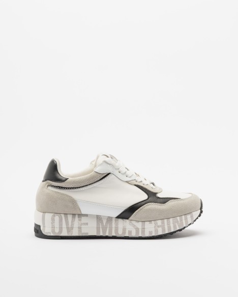 Sneakers Love Moschino
