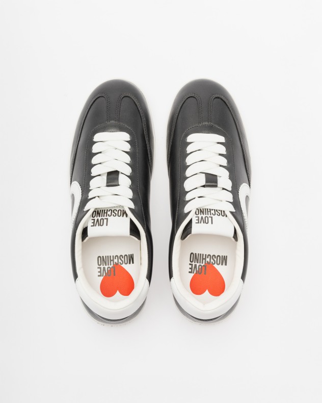 Sneakers Love Moschino