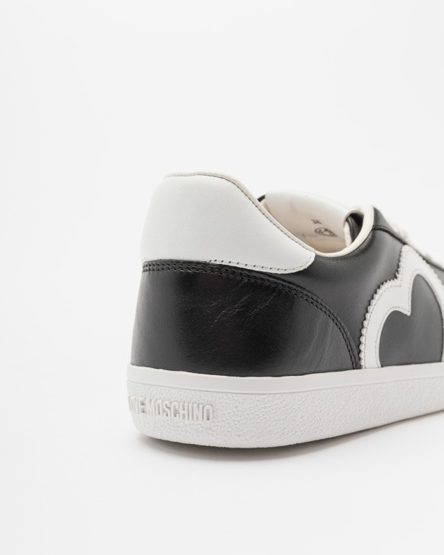 Sneakers Love Moschino