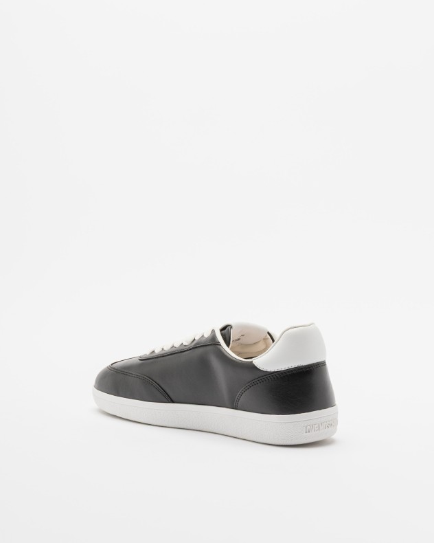 Sneakers Love Moschino