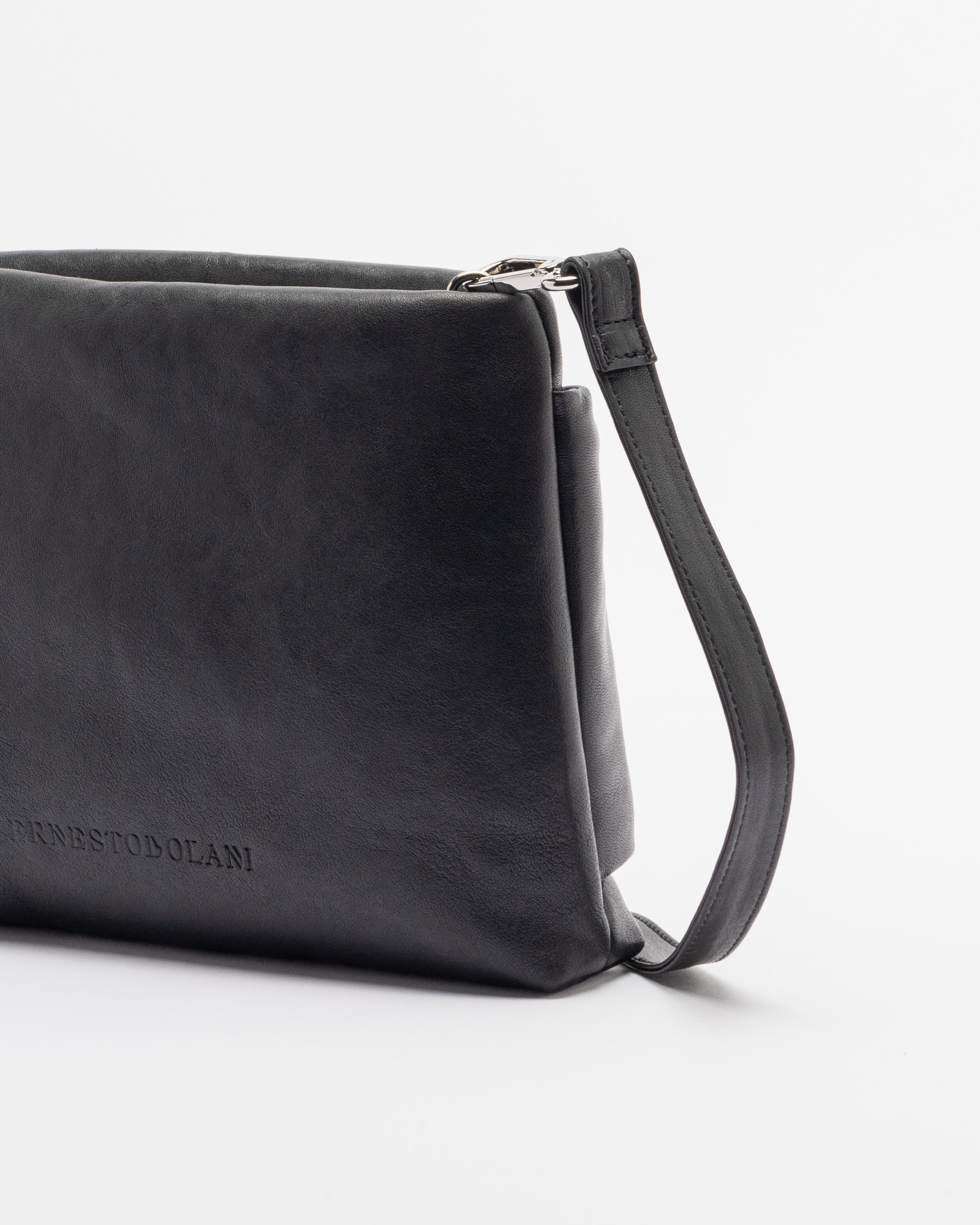 Ernesto Dolani Shoulder bag