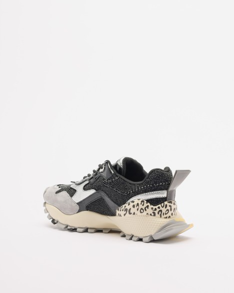 Sneakers Sneakers