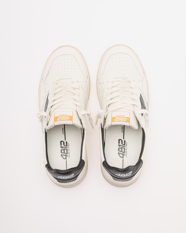 4B12 Sneakers