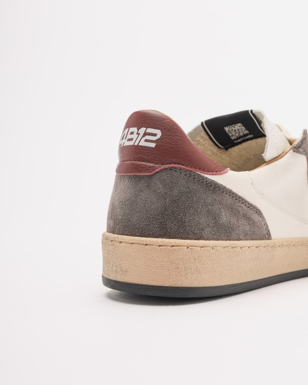 4B12 Sneakers