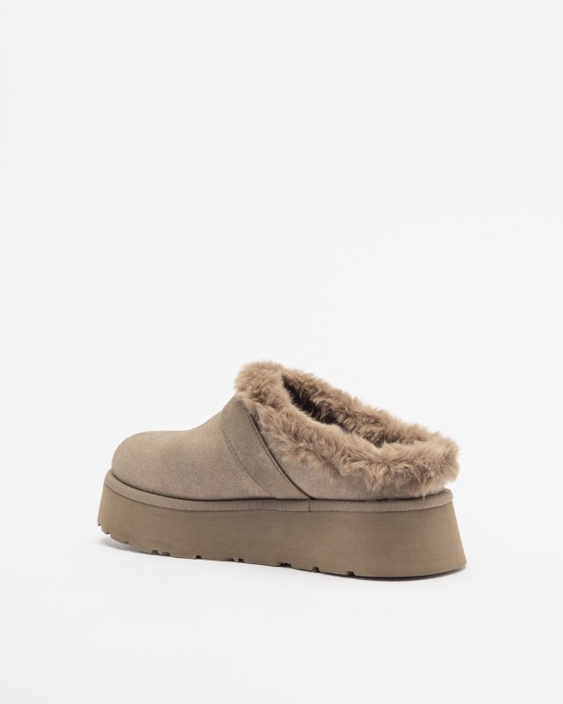 Guess Slide sandals