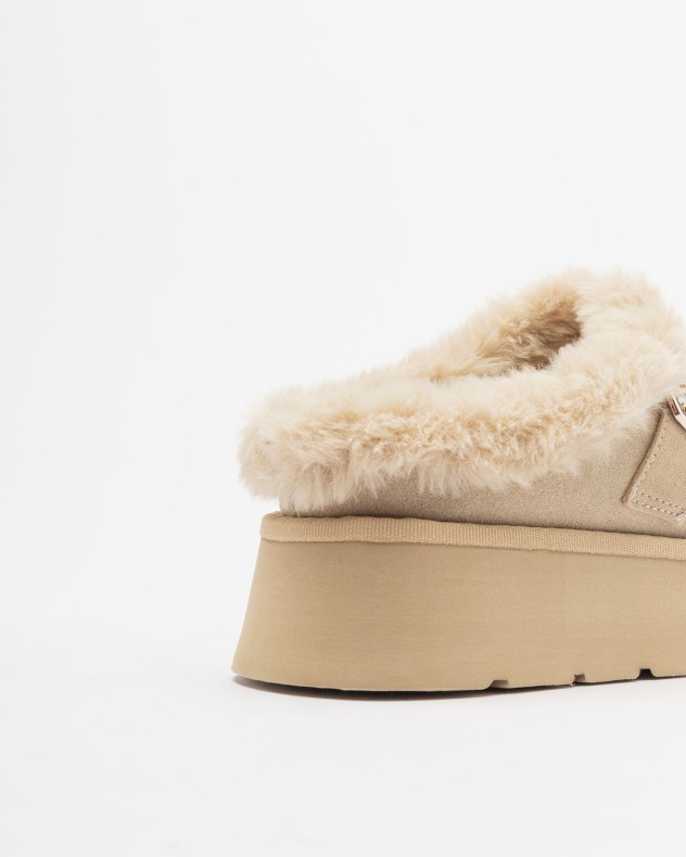 Guess Slide sandals