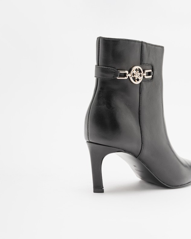 Stiefeletten Guess