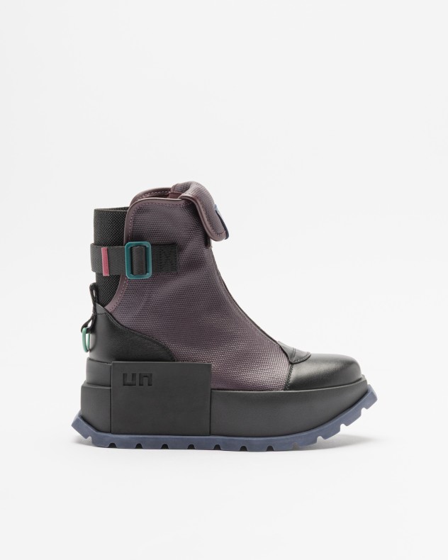 Stiefel United Nude