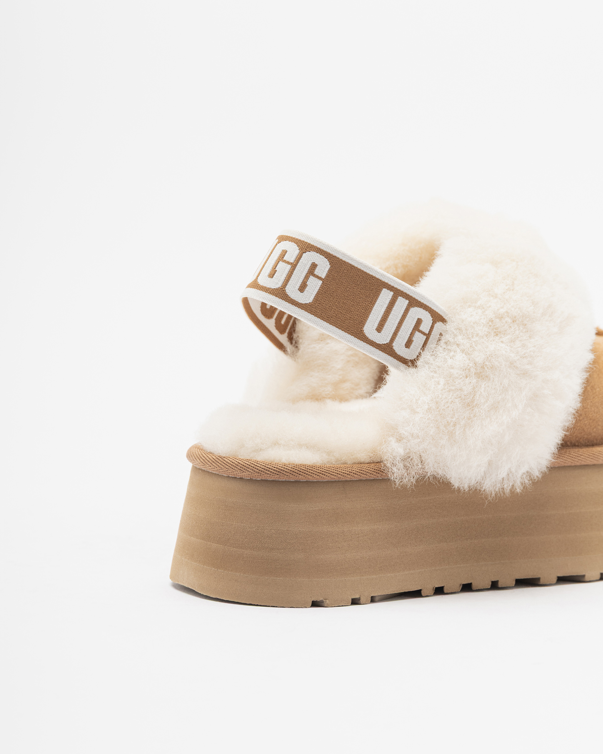 Zoccoli con zeppa Ugg
