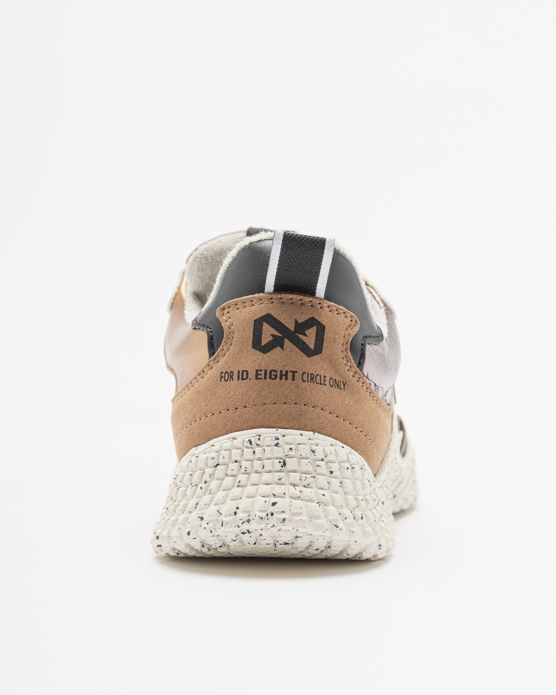 Sapatilhas ID.Eight