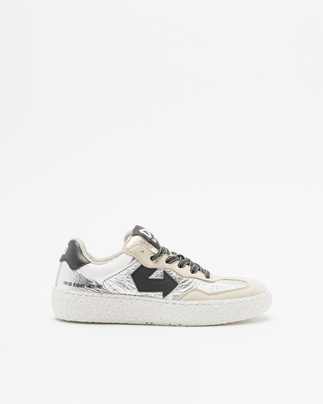 ID.Eight Sneakers