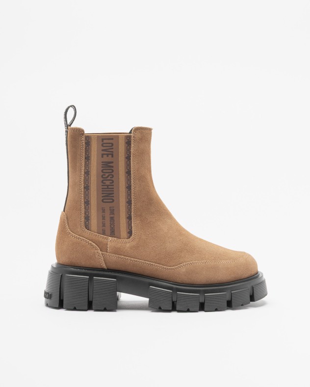 Stiefel Love Moschino