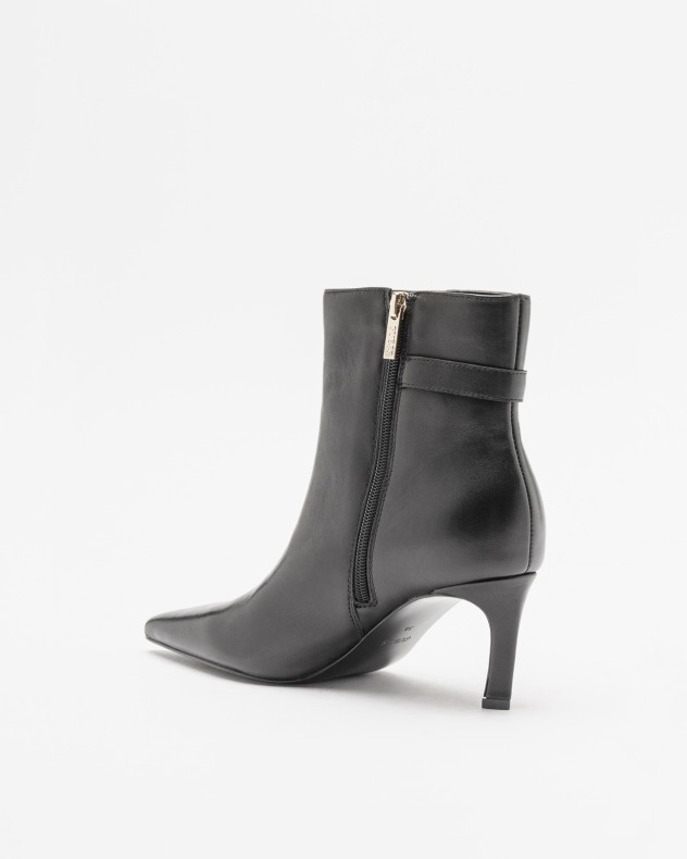 Stiefeletten Guess