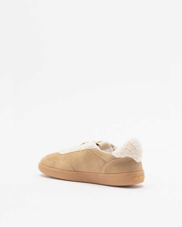 Sneakers Love Moschino