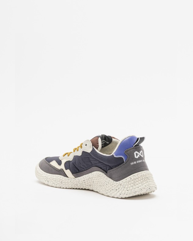 ID.Eight Sneakers