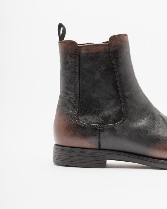 ONE and OTHER Chelsea boots