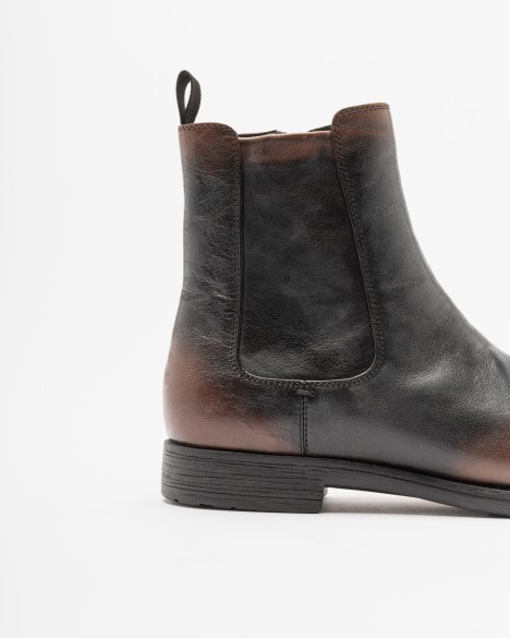 ONE and OTHER Chelsea boots