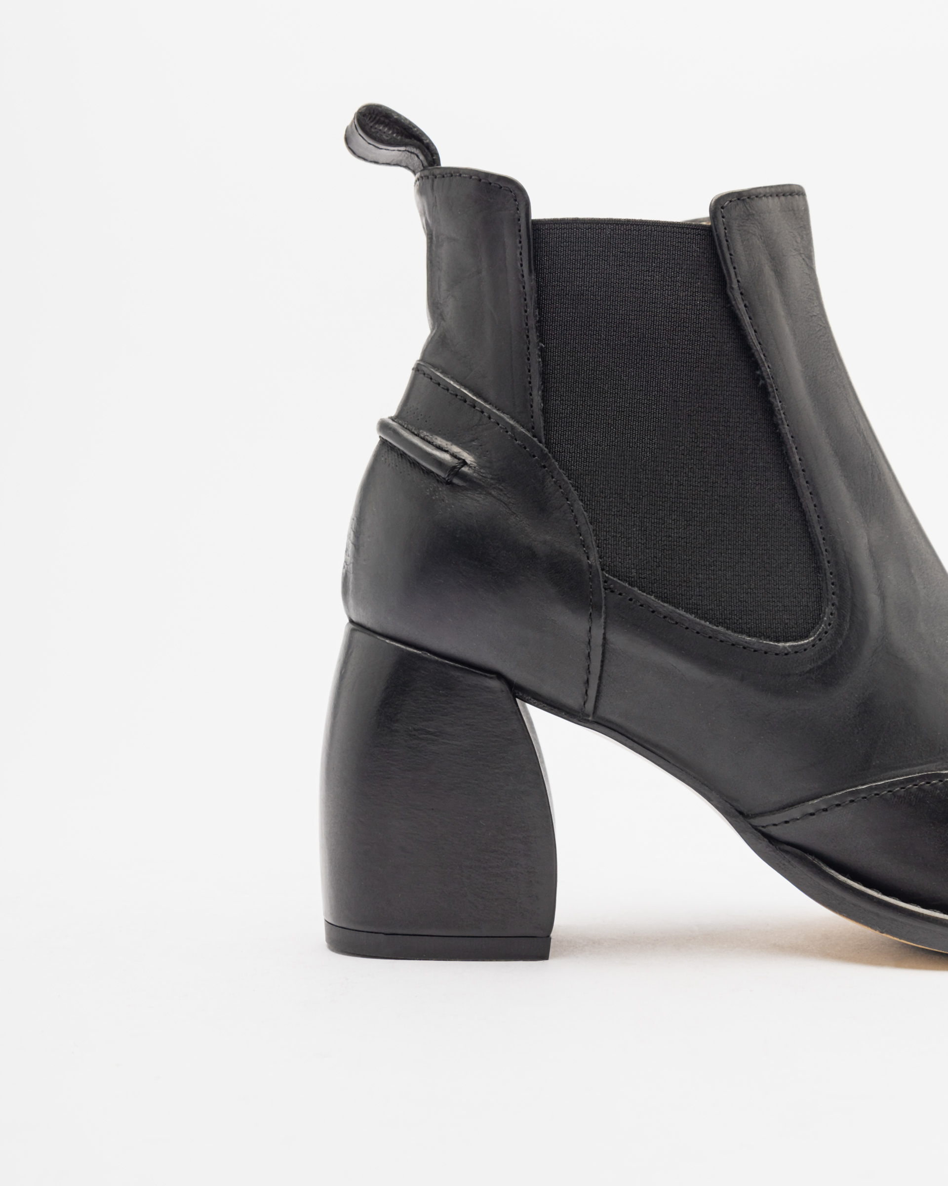 MLO Ankle Boots