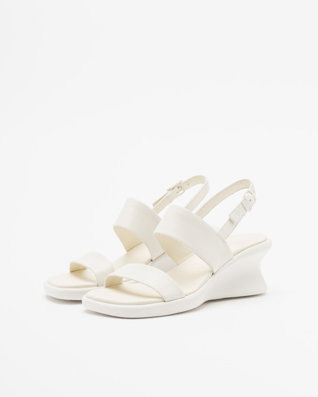 Sand�lias de cunha Camper