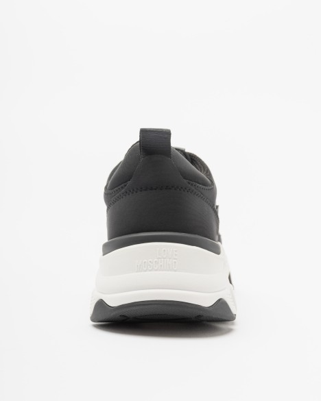 Sneakers Love Moschino