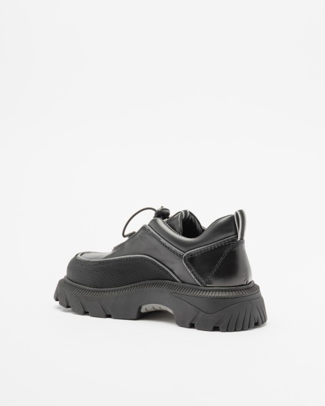 Sneakers E8 by Miista