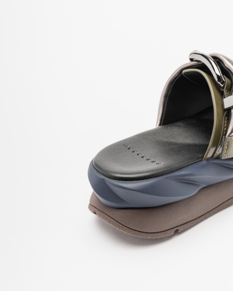 Tongs � plateforme 4ccccees