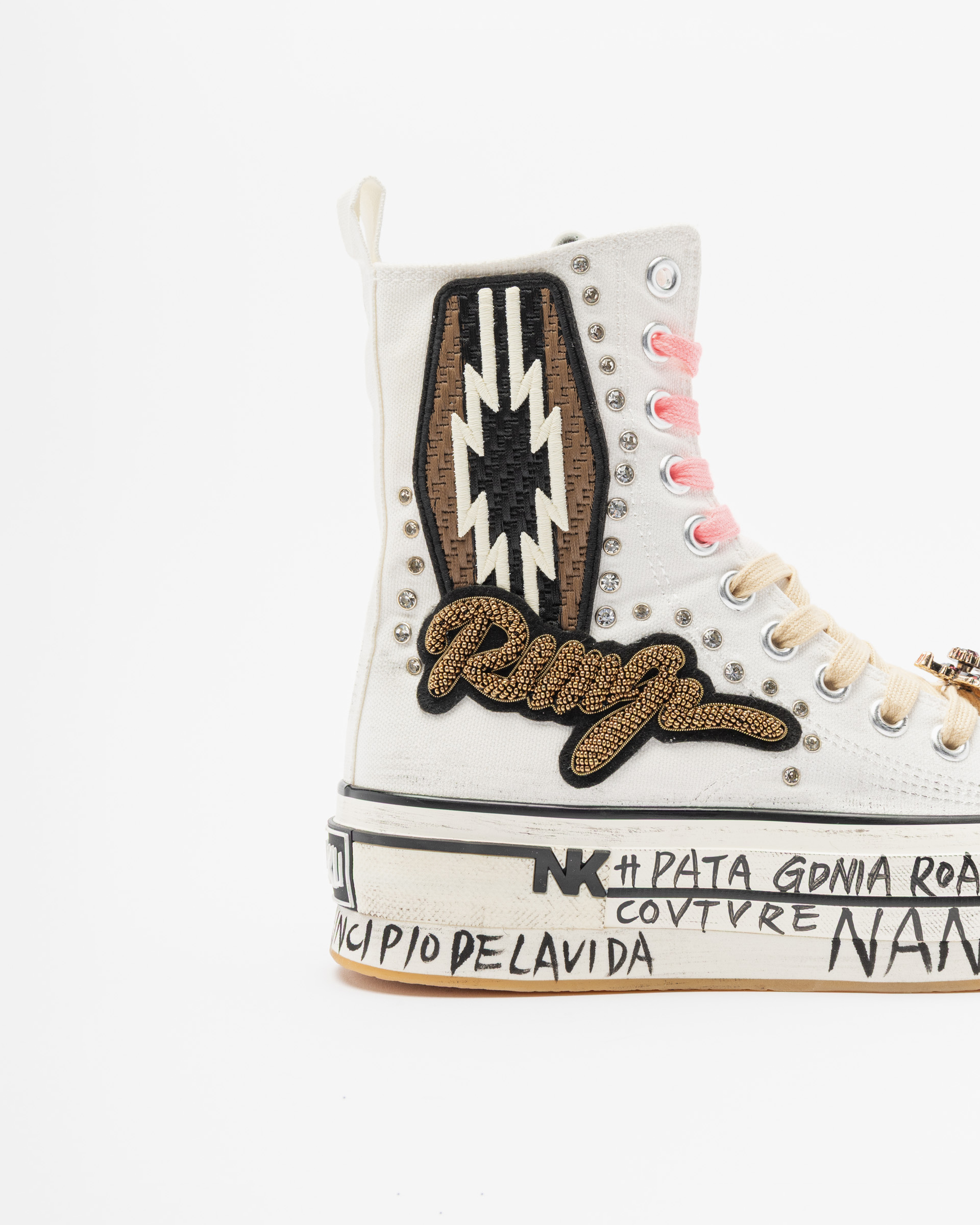 High-Top-Sneaker Nan-Ku Couture