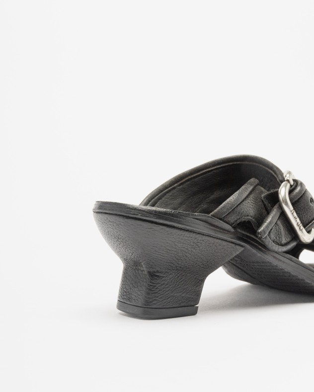 Socas com fivela e salto bloco A.S.98