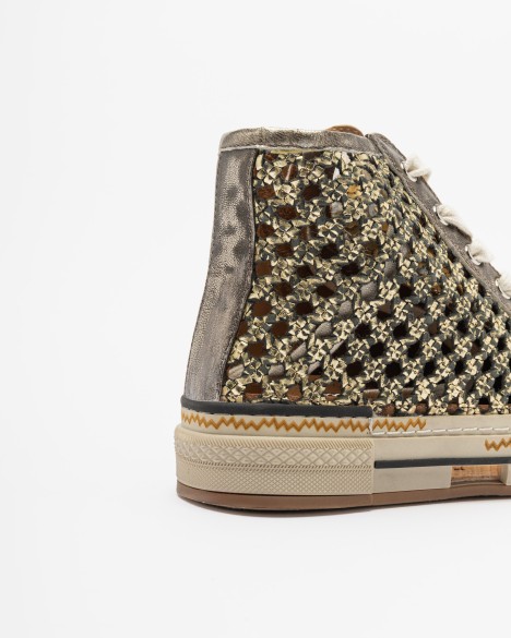 High-Top-Sneaker Dropp