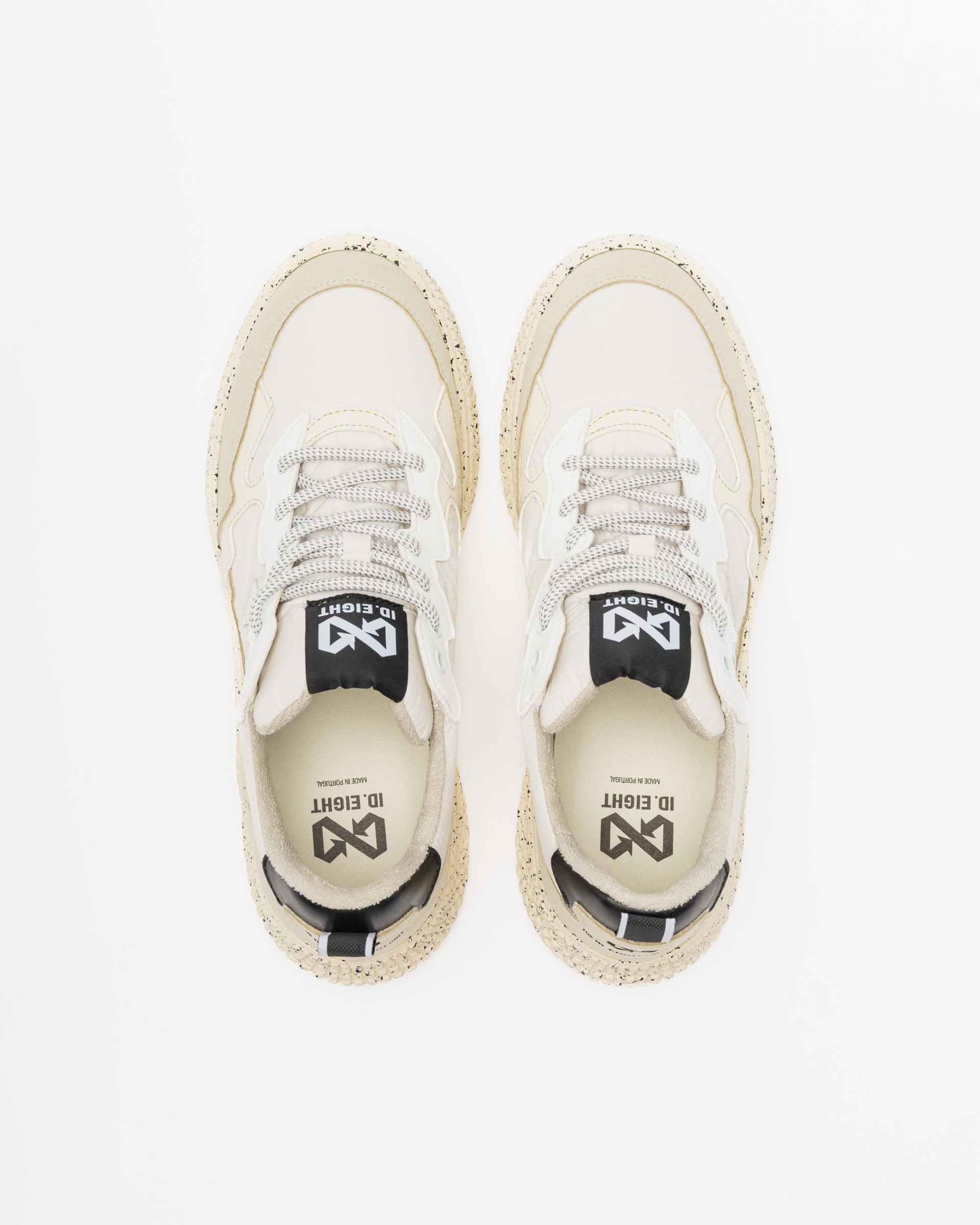 Witte sportschoenen ID.Eight