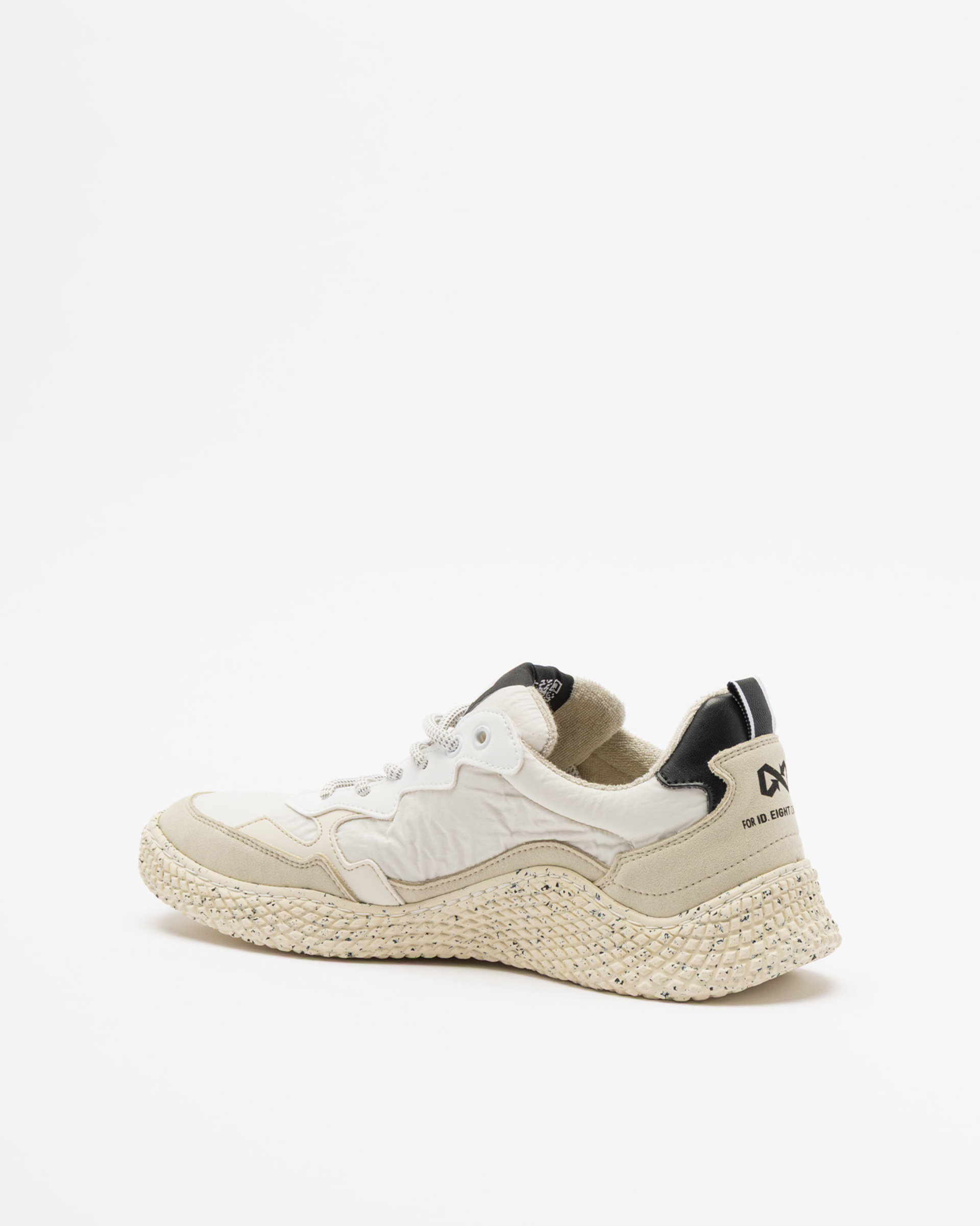 Witte sportschoenen ID.Eight