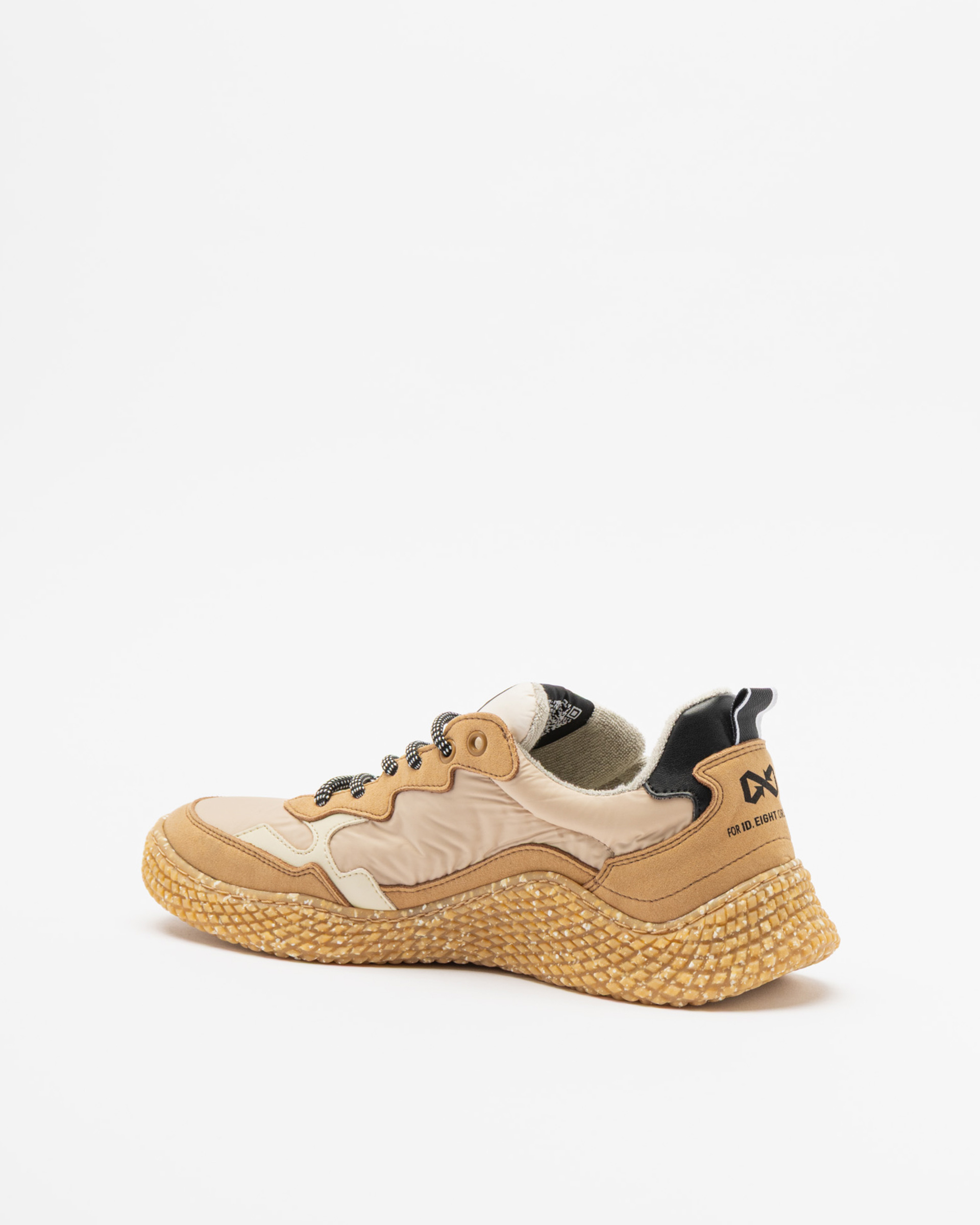 ID.Eight Sneakers