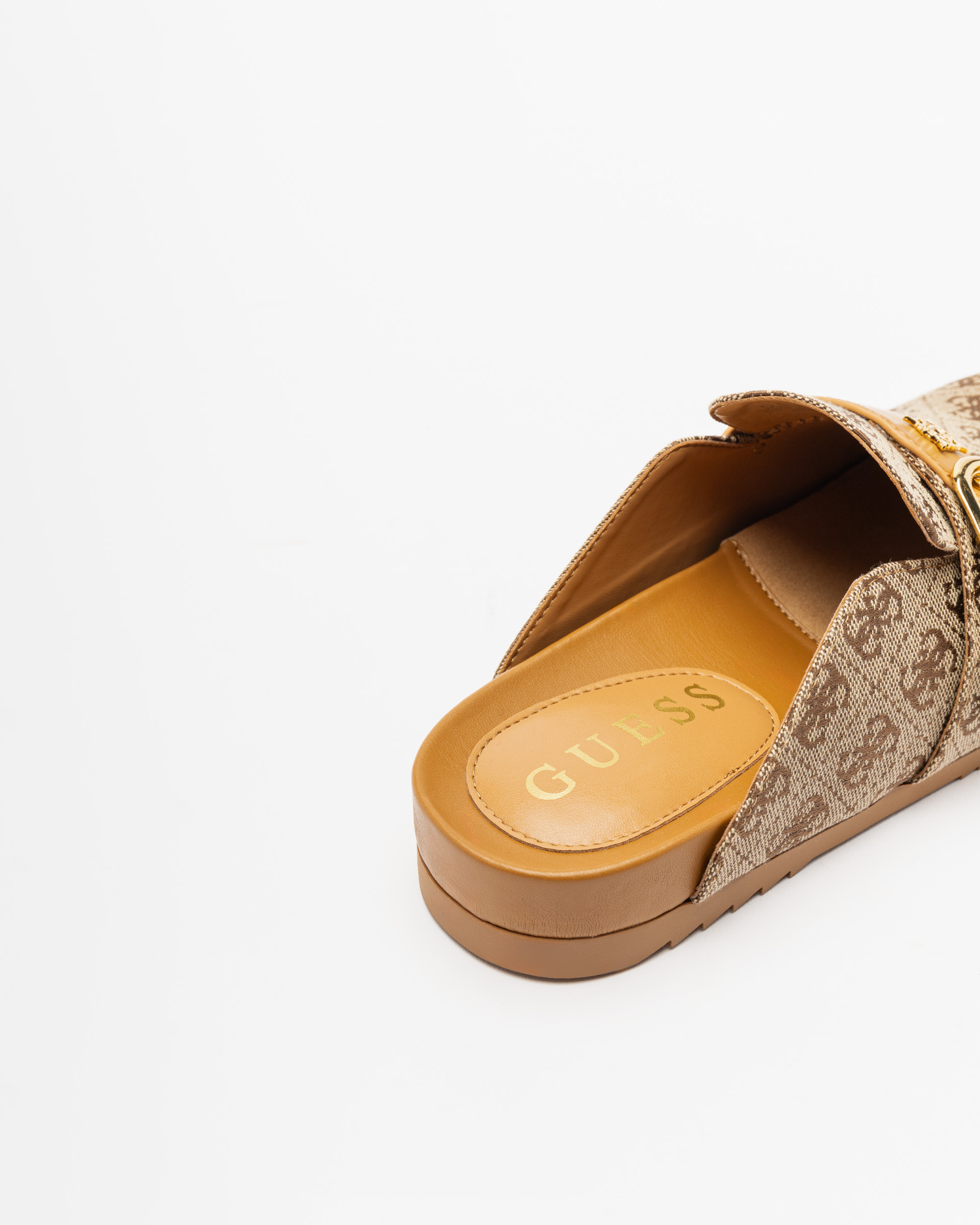Socas Guess
