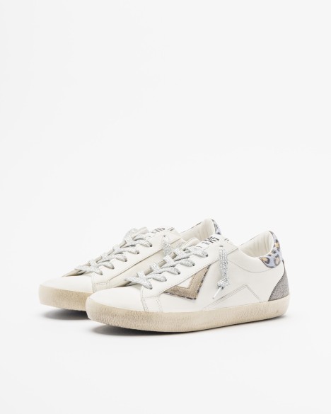 Witte sportschoenen 4B12