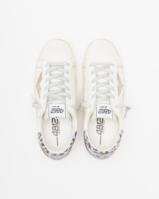 Zapatillas blancas 4B12