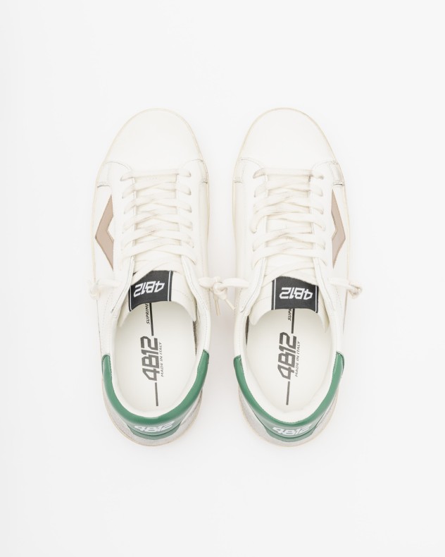 Weiße Sneakers 4B12