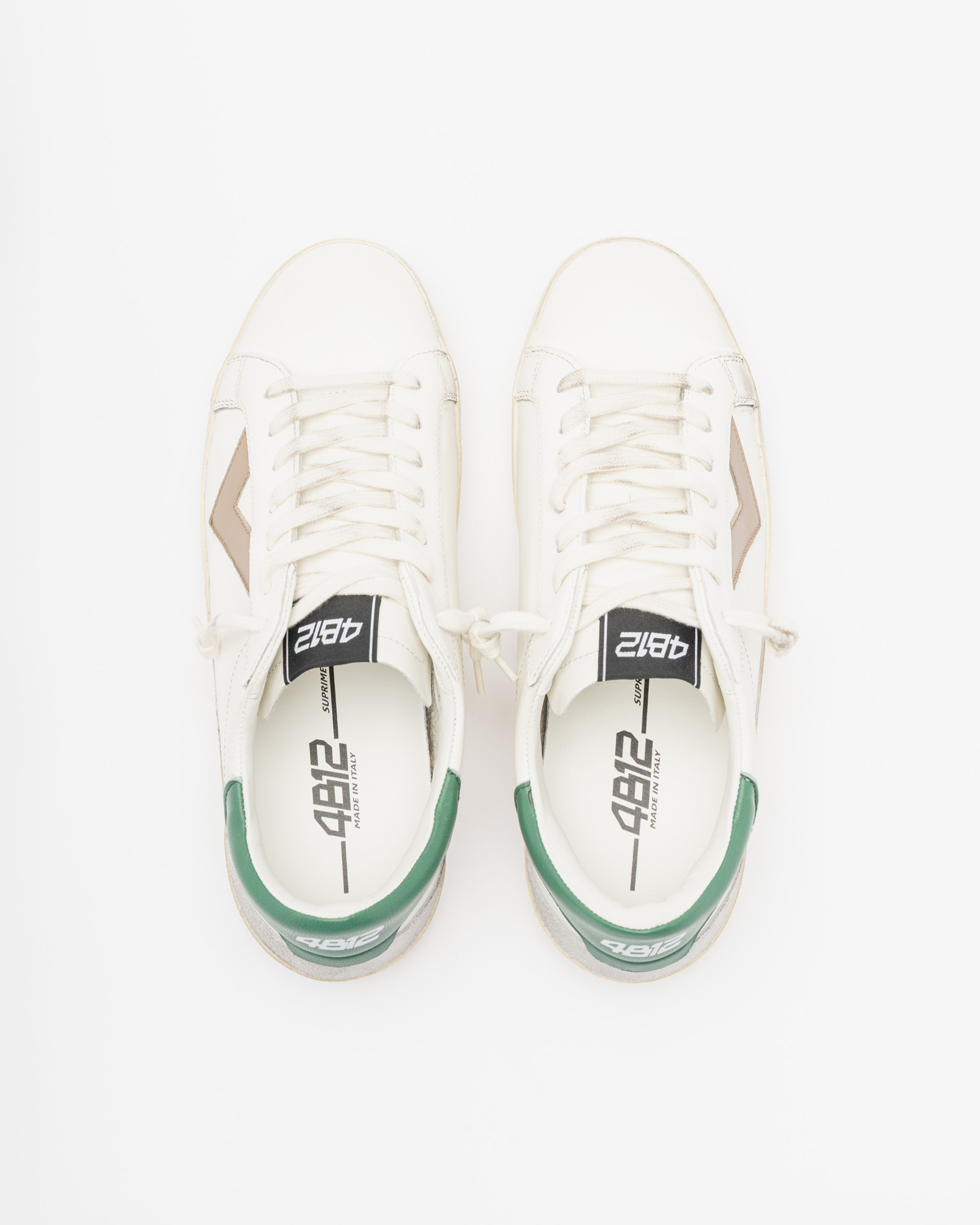 Weiße Sneakers 4B12