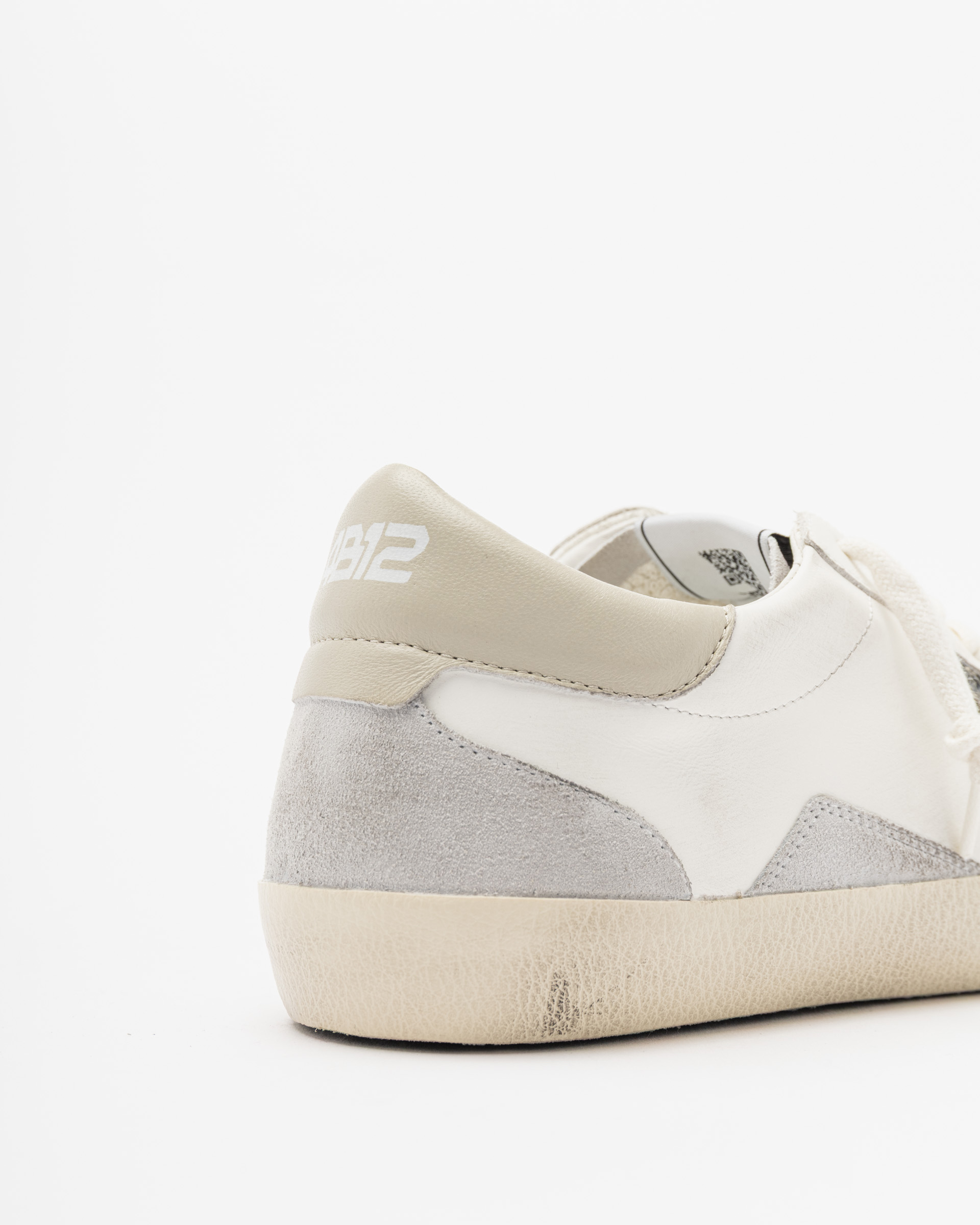 4B12 Sneakers