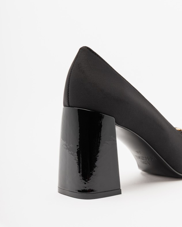 Sapatos salto alto Love Moschino