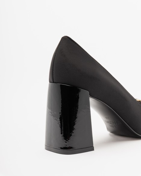 Sapatos salto alto Love Moschino