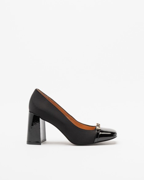 Sapatos salto alto Love Moschino
