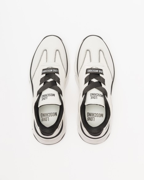 Sneakers Love Moschino