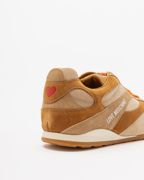Sneakers Love Moschino